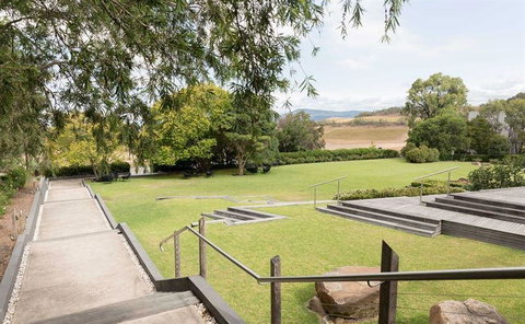 Vines Restaurant At Hollydene Estate - Pubs Perth 11