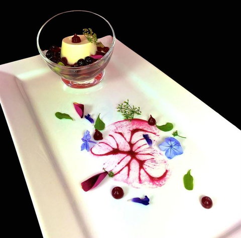Vines Restaurant At Hollydene Estate - Pubs Perth 16
