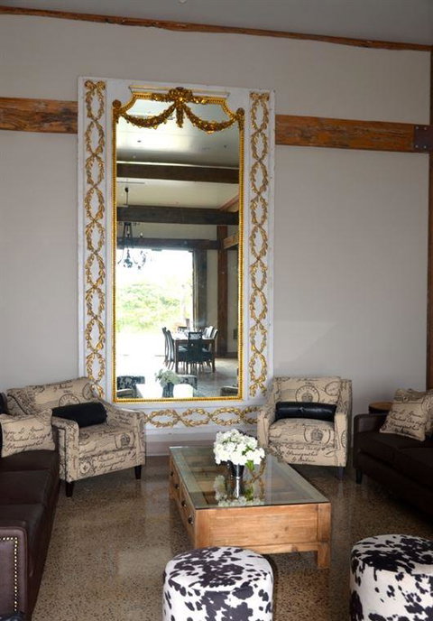Vines Restaurant At Hollydene Estate - Pubs Perth 7