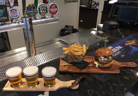 Cardinia Park Hotel - Pubs Perth 2