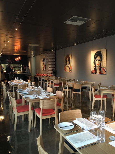 Zev's Bistro - Pubs Perth 4