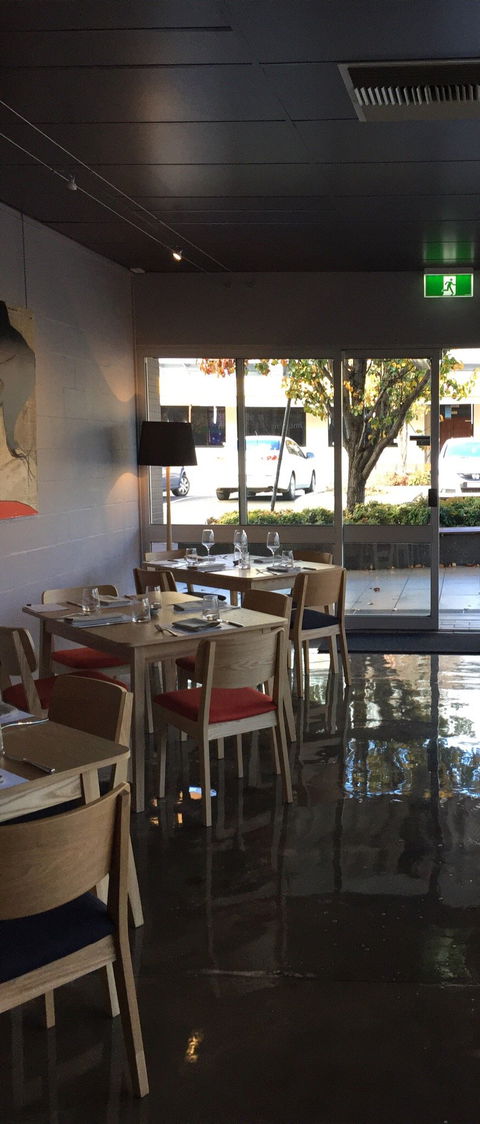 Zev's Bistro - Pubs Perth 6