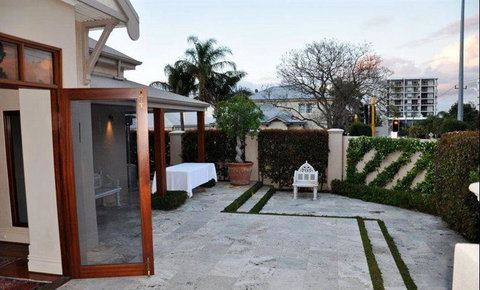 The Courtyard - Pubs Perth 6