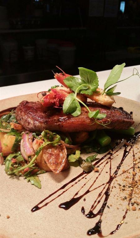 The Deck Airlie Beach - Pubs Perth 6