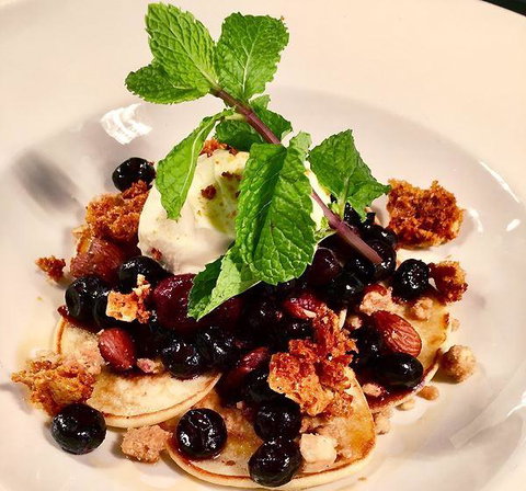 The Deck Airlie Beach - Pubs Perth 7