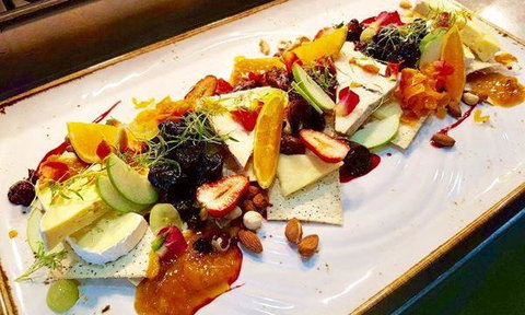 The Deck Airlie Beach - Pubs Perth 12