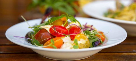 Black Swan Winery & Restaurant - Pubs Perth 2