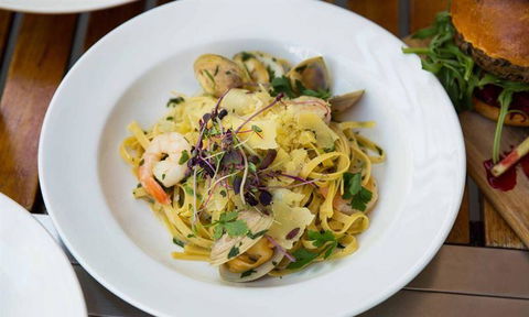 Black Swan Winery & Restaurant - Pubs Perth 5