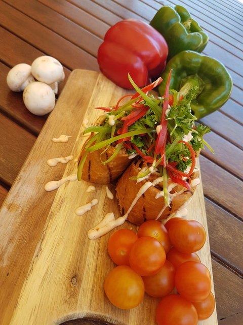 Poolside Restaurant - Pubs Perth 5
