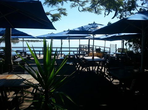 Goody’s On The Beach - Pubs Perth 0