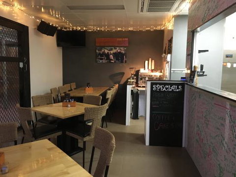 Siracusa Pizza Pasta Cafe - Pubs Perth 0