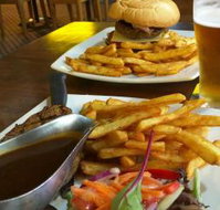 New Royal Hotel - Pubs Perth