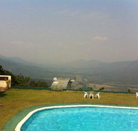 Eungella Chalet - Pubs Perth