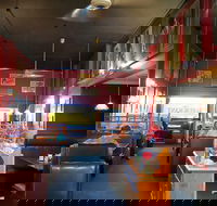 Lous Cafe Restaurant - Pubs Perth