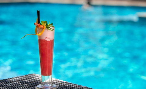 The Deck Poolside Bar & Restaurant - Pubs Perth 9