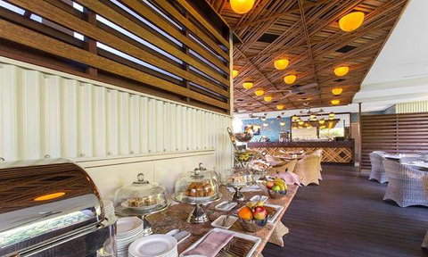 The Deck Poolside Bar & Restaurant - Pubs Perth 1