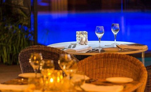 The Deck Poolside Bar & Restaurant - Pubs Perth 2