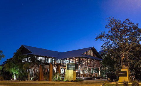 The Deck Poolside Bar & Restaurant - Pubs Perth 5