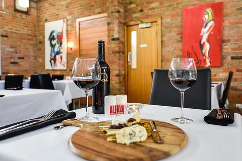 Highlander Restaurant - Pubs Perth 0