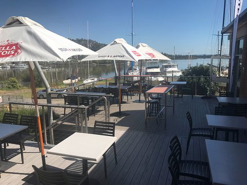 Yacht Club Fifty Five - Pubs Perth 0