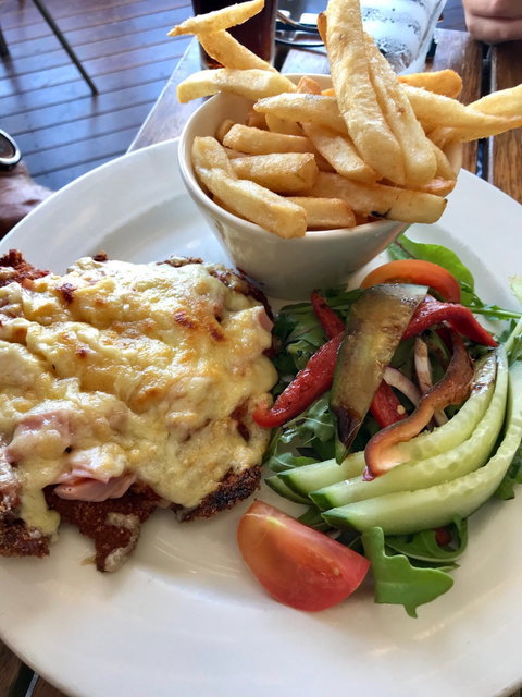 Comfort Inn The Pier Restaurant - Pubs Perth 3