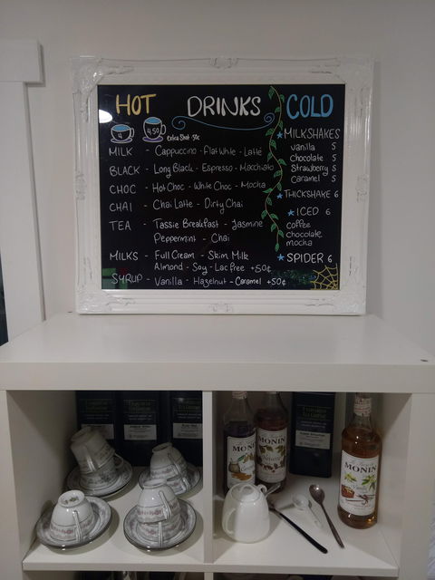 Earthwater Cafe - Pubs Perth 3