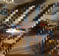 Madame M cafe - Pubs Perth