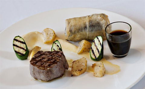 Other Side Of The Moon Restaurant - Pubs Perth 4