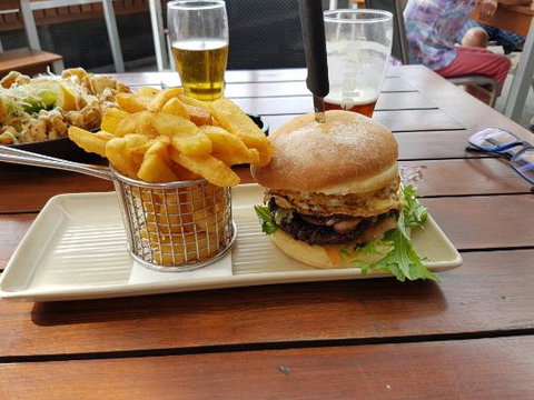 Whale + Ale - Pubs Perth 0