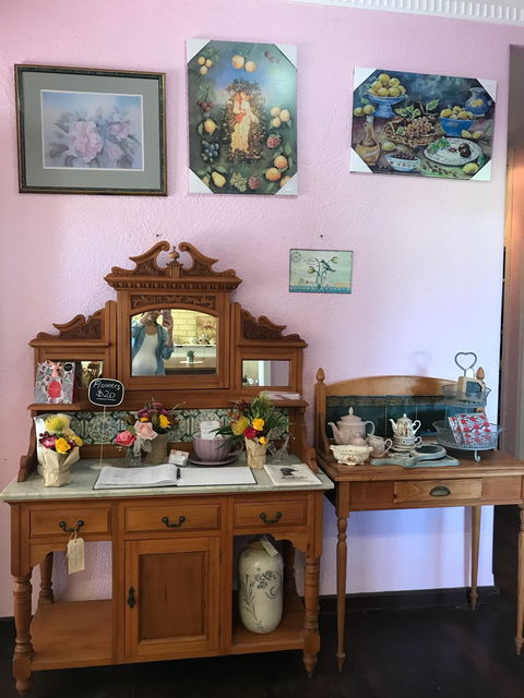 Cottage Tea Rooms - Pubs Perth 1