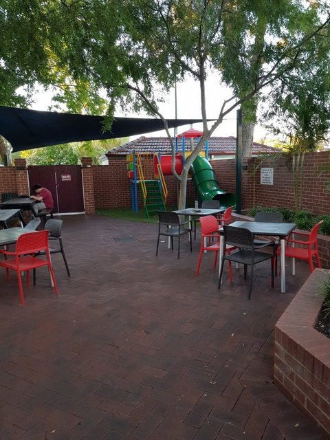 The Bistro At The Bayswater Hotel - Pubs Perth 6