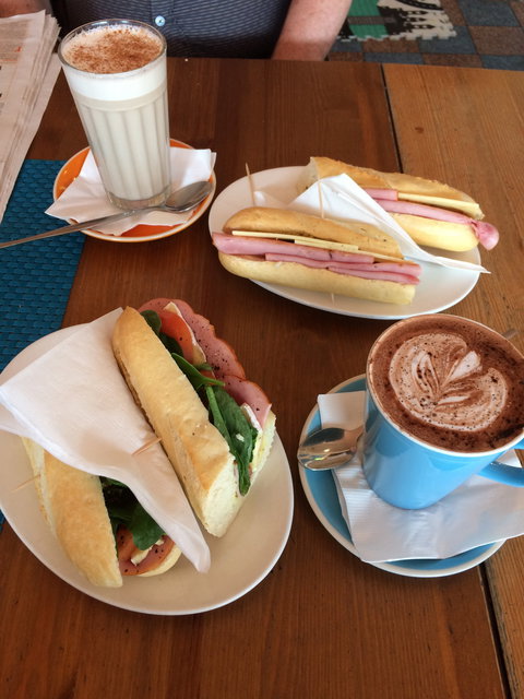 Le Papillon - Pubs Perth 2