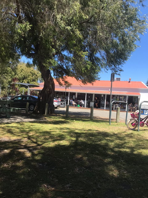 Emu Point Cafe - Pubs Perth 4