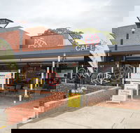 Avenues Cafe Bar - Pubs Perth