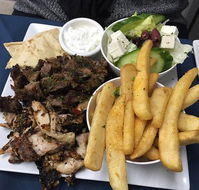 Nik's BBQ On the Lake - Pubs Perth