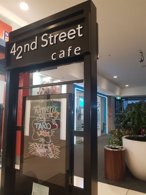 42nd Street Cafe - Pubs Perth 3