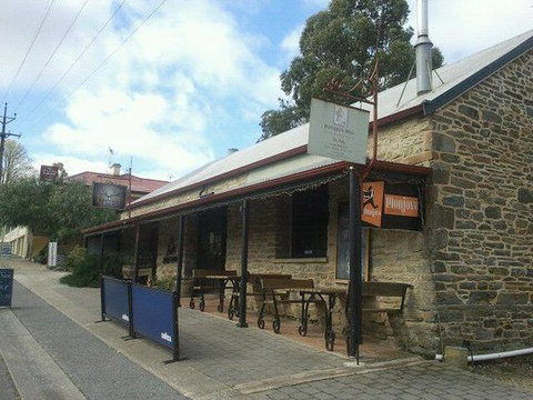 Bucks Bistro - Pubs Perth 0