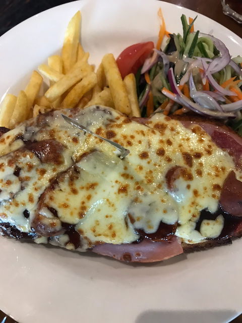 Capalaba Tavern - Pubs Perth 4