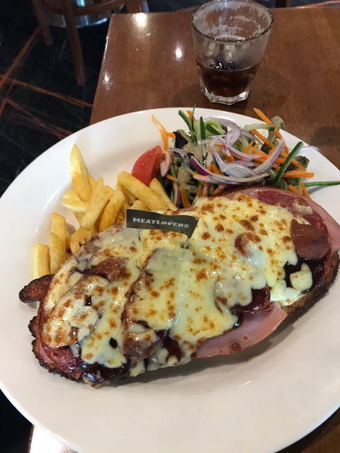Capalaba Tavern - Pubs Perth 5