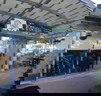 Frocals - Pubs Perth