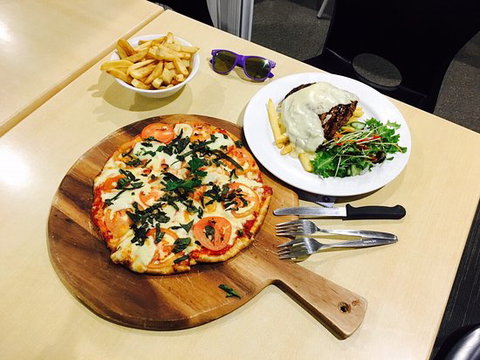 Rainbow Beach Surf Life Saving Supporter's Club Restaurant - Pubs Perth 0