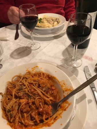 Spinellas Pizza - Pubs Perth 0