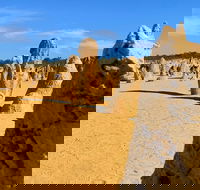 Pinnacles Desert Private Day Tour - Pubs Perth