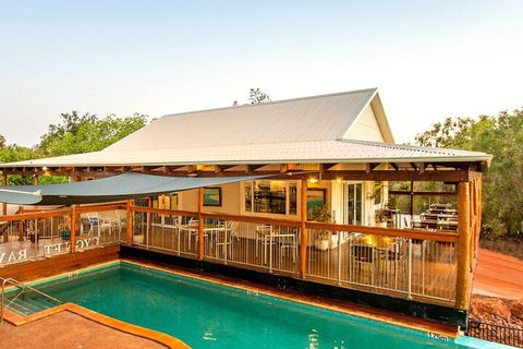 Giant Tides Tour - Cygnet Bay Pearl Farm - Pubs Perth 3