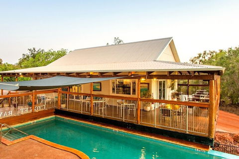 Wet Season Mitchell Falls Tour - Mitchell Falls, Horizontal Falls & Cygnet Bay - Pubs Perth 4