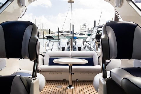 Premium Private Charter - Pubs Perth 4