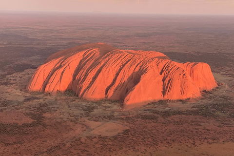 Scenic Flight: Uluru & Kata Tjuta - Pubs Perth 2