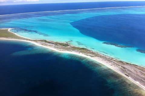 Abrolhos Islands Fixed-Wing Scenic Flight - Pubs Perth 1