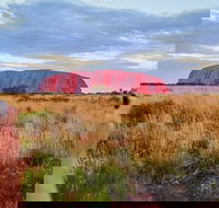 Uluru Ayers Rock Sunset with Outback Barbecue Dinner and Star Tour - Pubs Perth
