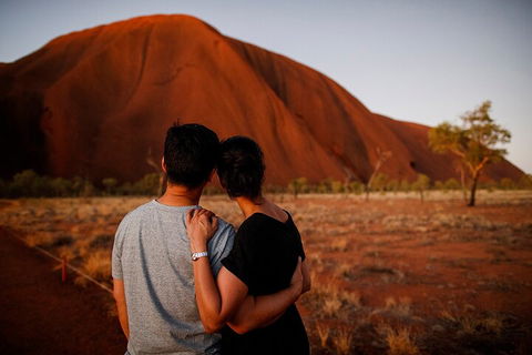 Uluru Sunrise And Guided Base Walk - Pubs Perth 2
